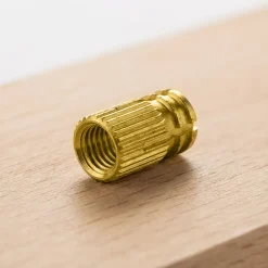 4 écrous inserts Laiton M4 ø5 mm x L. 9 mm