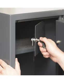 Armoire à fusils Monteria, fermeture électronique à code, 4 pênes, capacité de 10 fusils - THIRARD