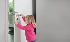 Bloque porte en mousse avec cordelette à accrocher