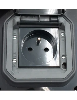 Borne De Recharge Avec Horloge équipée D'une Prise Green'up Complète Avec Protections