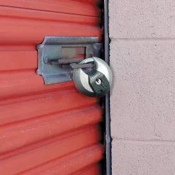 Cadenas à clé Master Lock Excell M40EURT disque en acier inoxydable Ø. 70 mm hauteur de l'anse 16 mm vendu par 2