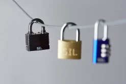 Cadenas à combinaison Smith & Locke en aluminium coloris bleu l.21 mm anse en acier
