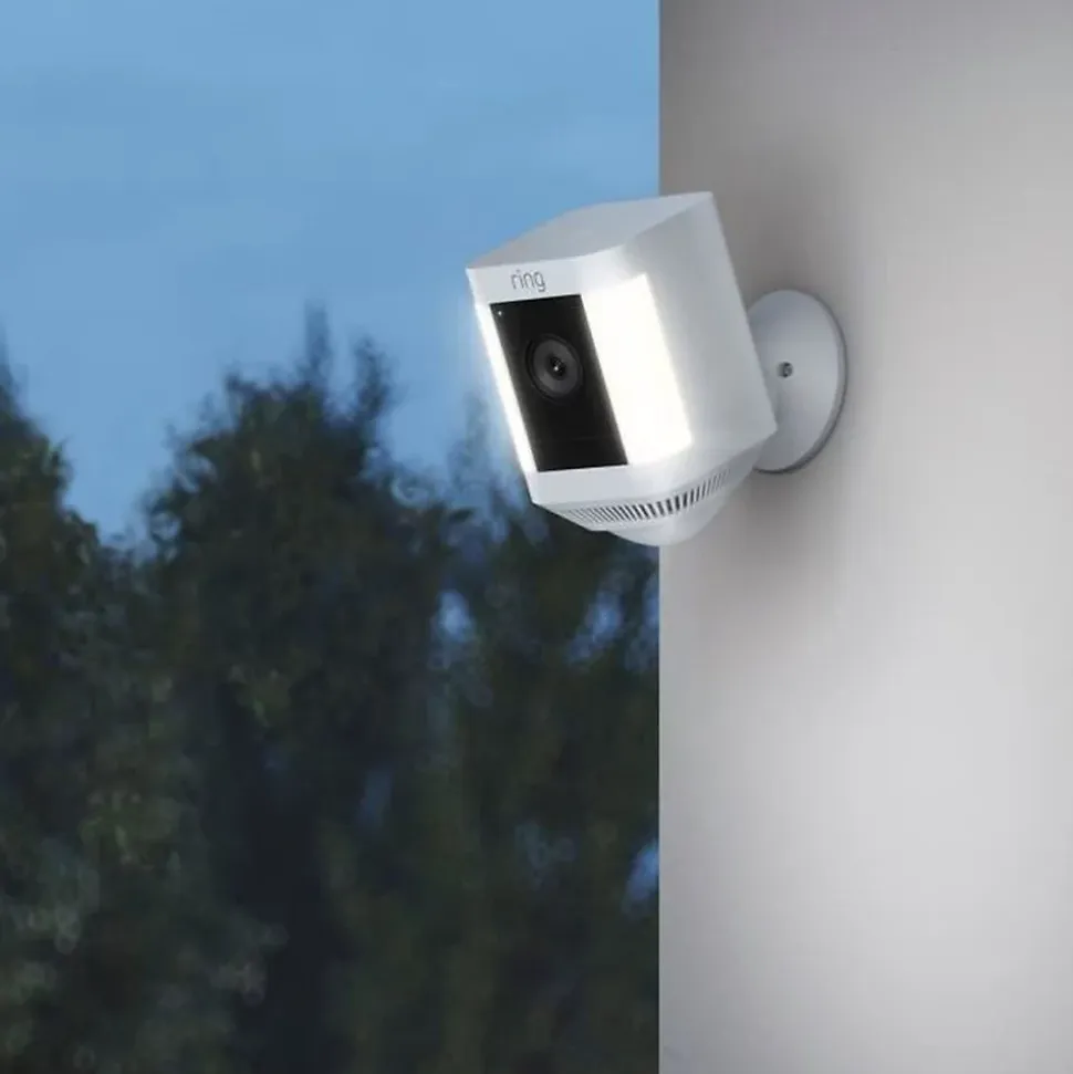 Caméra de surveillance - RING - Spotlight Cam Plus Batterie - HD 1080p - Vision nocturne couleur