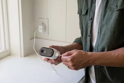 Caméra de vidéosurveillance extérieure Arlo Essential2 2k blanc vendue par 3 pièces