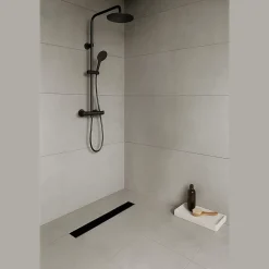 Caniveau de douche KODY L.60 cm verre noir et inox, siphon anti-odeurs, drainage performant -SANIVERRE