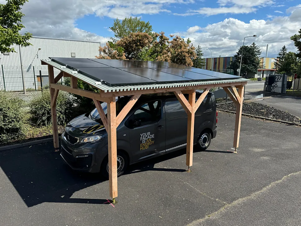 Carport solaire avec panneaux photovoltaïques design 3000 Ultrawatt