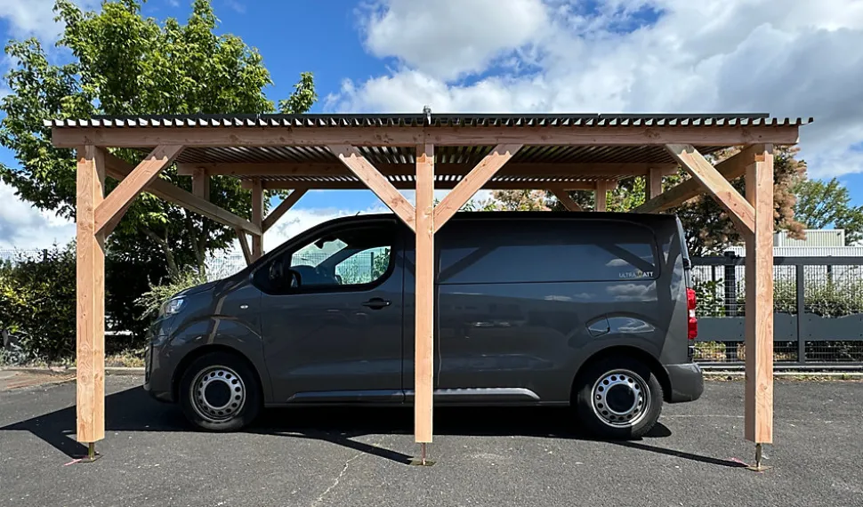Carport solaire avec panneaux photovoltaïques design 3000 Ultrawatt