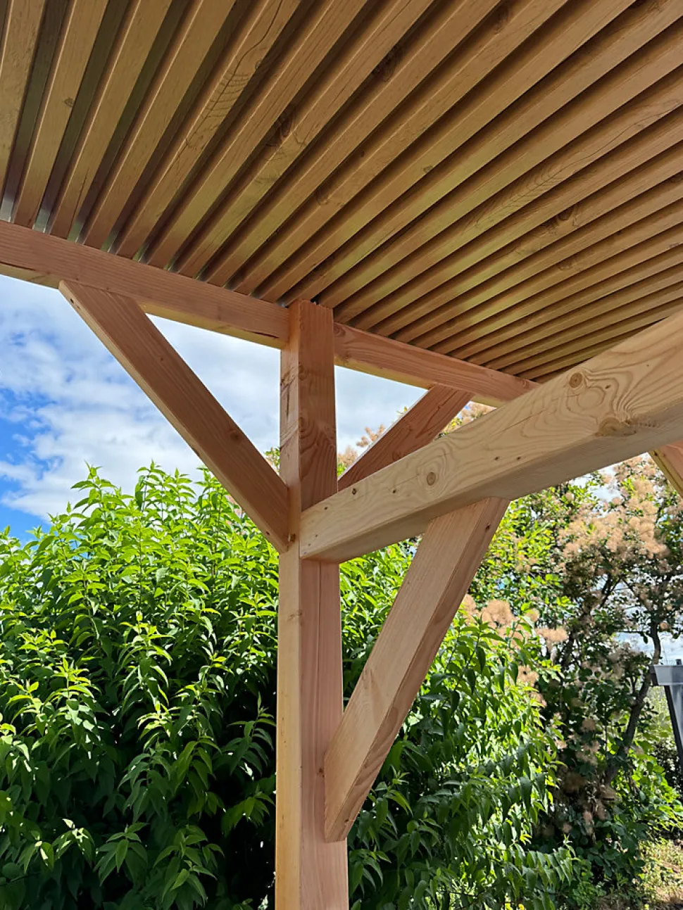Carport solaire avec panneaux photovoltaïques design 3000 Ultrawatt