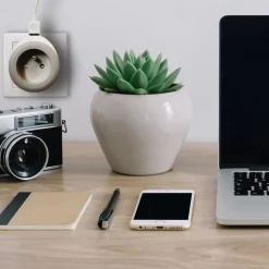 Chargeur prise 16A avec port USB Bewatt gris