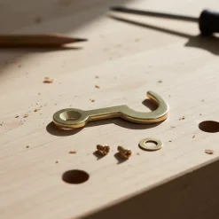 Crochet plat Laiton l. 24 mm x H. 15 mm