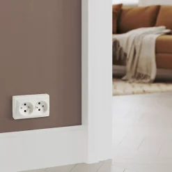 Double prise monobloc en saillie Jacobsen Sigurd blanc complet
