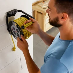 Enrouleur de bricolage Diall HO5VVF 3G1.5mm², 50m