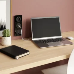 Ensemble double interrupteur + 1 prise avec terre affleurante + 1 prise USB-A+C Jacobsen Espen noir composable