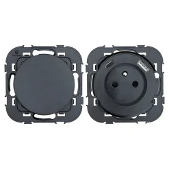Ensemble double interrupteur + 1 prise avec terre affleurante + 1 prise USB-A+C Jacobsen Espen noir composable
