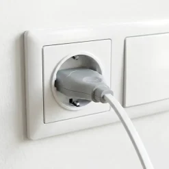 Fiche électrique mâle 6A métal Diall