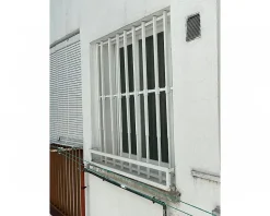 Grille de défense réglable pour fenêtre (largeur et hauteur) de 55x95 cm à 100x165 cm blanche