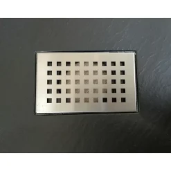 Grille inox PIATTO pour receveurs de douche en SoliCast motif quadrillage