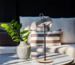 Lampe de table LED à accu magnétique pour l'extérieur et l'intérieur, en métal et plastique gris, hauteur 36 cm