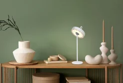 Lampe de table LED rechargeable magnétique 'ELLA' pour l'extérieur et l'intérieur, en métal et plastique blanc , hauteur 35 cm
