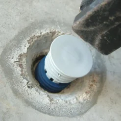 Lot 100 Bouchon d'étanchéité hydro-expansible pour tubes muraux. Se dilate avec eau, obturant trous dans murs après le décoffrage