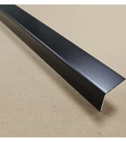 Lot 5 Cornières d'angle RAL 9005 Sat Noir - épaisseur 1mm - Long 150 cm (2 cm x 2 cm )
