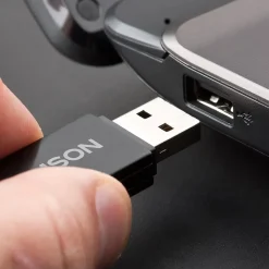 Lot de 4 Piles AA - LR06 Li-ion 1,5V rechargeables par USB-C avec câble multi USB - 520300 Thomson