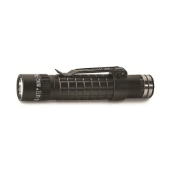 Maglite Lampe torche LED MAG-TAC-R à Batterie rechargeable - tête non-crénelée - Noir