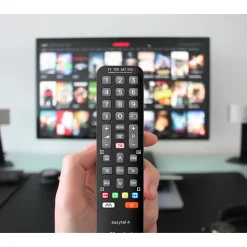 Meliconi - Télécommande universelle EASYTEL 4 pour 4 appareils TV, SAT, TNT, DVD, BOX - 100% fonctions d'origine - Touche Netflix