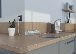 Multiprise 3 prises + 1 x USB-A + 1 x USB-C Legrand blanc et aluminium 1 m