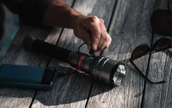 NEBO DAVINCI 12000 lm - Lampe Torche LED Rechargeable Ultra Puissante