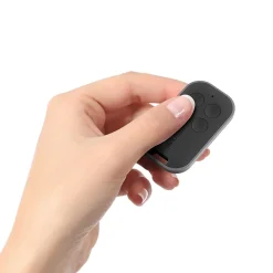 Pack 100% connecté avec motorisation portail battant Orane Connect + Visiophone Elia Smart 2 + 2 télécommandes supplémentaires