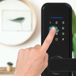 Pack serrure connectée locky-1 à code, badge et bluetooth + passerelle wifi