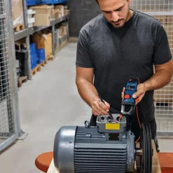 Pince multimètre True RMS GMC 600-15 Professional Bosch, 600 A, 600 V, IP54