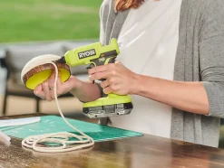 Pistolet à colle Ryobi RGLU18 ( sans batterie)