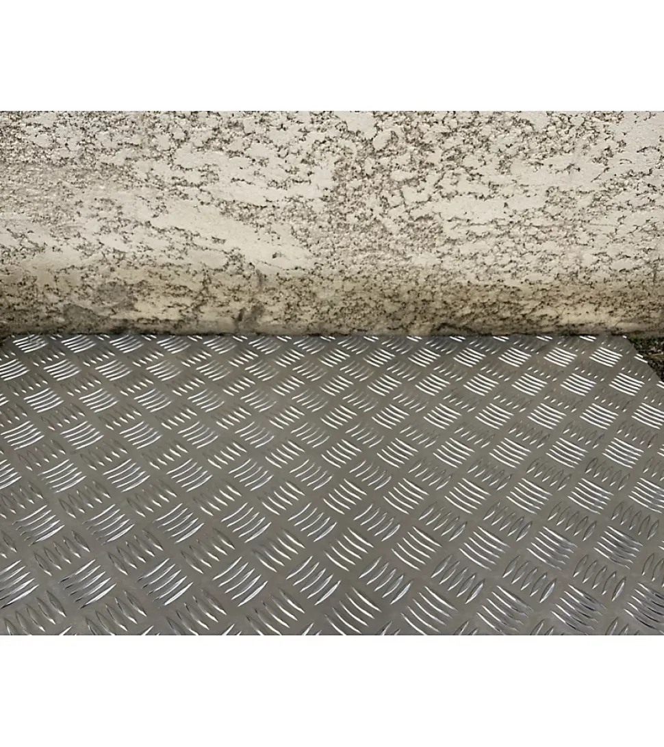 Plaque Aluminium Strié, ép. 2/3mm, Hauteur 45cm x Largeur 10cm