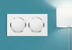 Plaque de finition 2 postes Legrand Dooxie 6 008 42 coloris blanc mat avec bague effet chrome l.158 x P.10 x H.87 mm