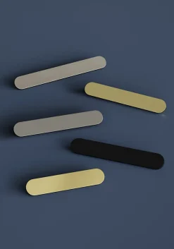 Poignée de meuble arrondi GoodHome Minzh aluminium effet laiton satin doré l.153mm x l.25mm x H. 16mm entraxe 128mm