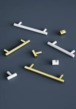 Poignée de meuble en T GoodHome Dizel acier effet laiton satin doré l.136mm x l.12mm x H. 35mm entraxe 96mm