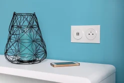 Prise avec terre affleurante Legrand Dooxie blanc carrée