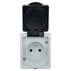 Prise avec terre étanche en saillie gris complet - H 8,5 cm / L 6,5 cm / P 5 cm