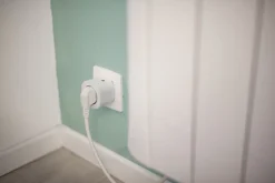 Prise connectée + télécommande DiO Connect