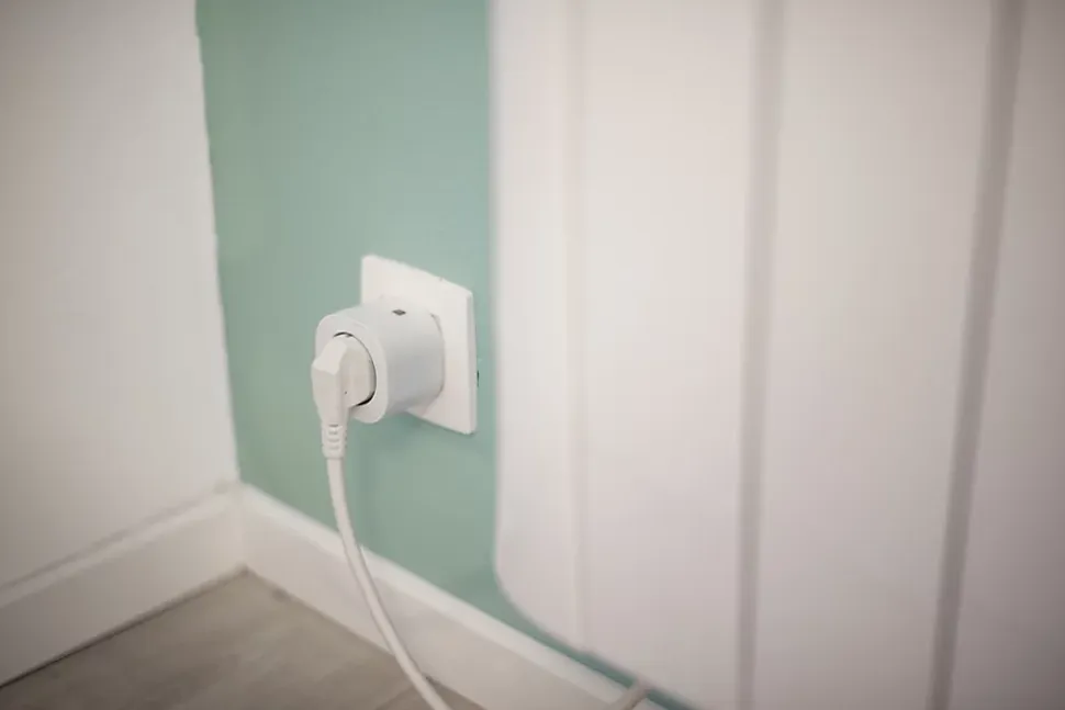 Prise connectée + télécommande DiO Connect