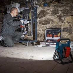 Projecteur de chantier Boch 18V, 1900 lumens