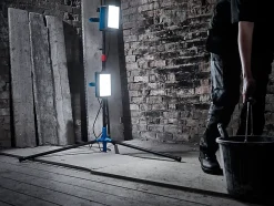 Projecteur de chantier double sur pied à LED filaire Erbauer Lewo 1600 lumens (20W)