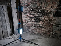 Projecteur de chantier double sur pied Erbauer 2000 lumens