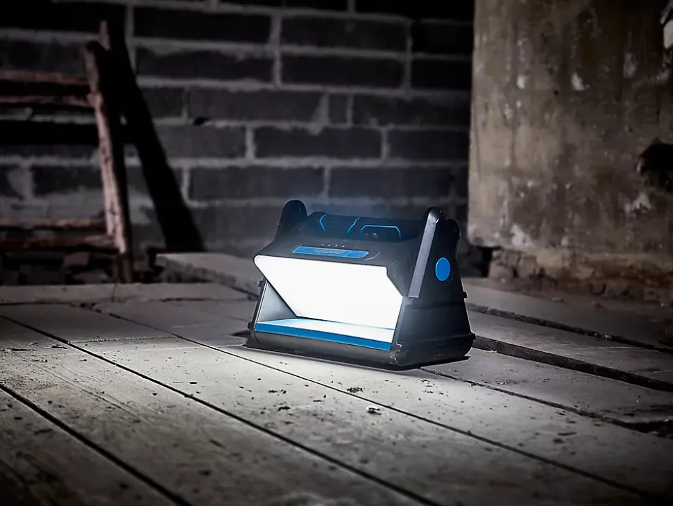 Projecteur de chantier Erbauer sur batterie 3000 lumens