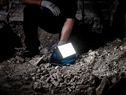 Projecteur de chantier Erbauer sur batterie 3000 lumens