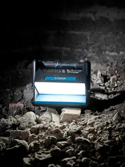 Projecteur de chantier Erbauer sur batterie 1000 lumens