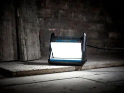 Projecteur de chantier Erbauer 2000 lumens