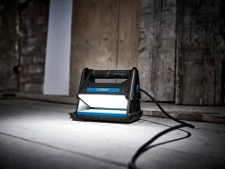 Projecteur de chantier Erbauer 2000 lumens